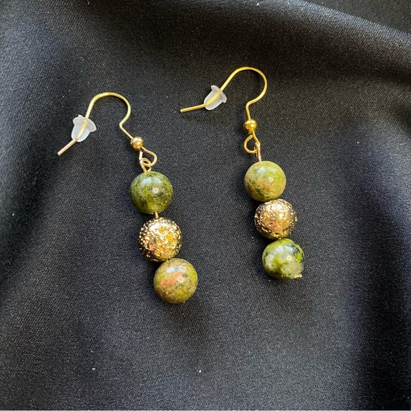 Blue Willow Boutique Earrings - Picture 1 of 4